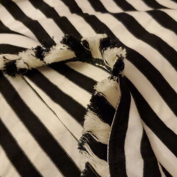 Green Envelope Los Angeles T-Shirt Black White Tassle - Picture 10 of 11